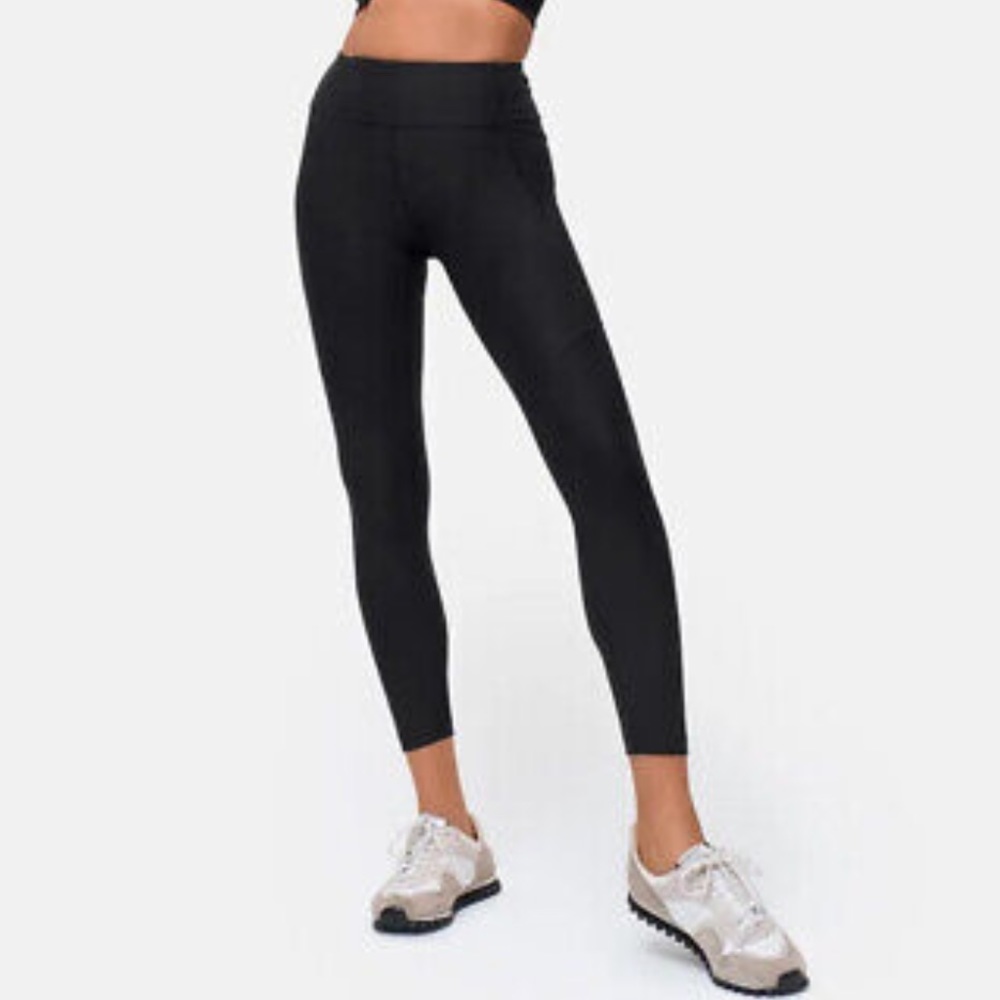 Outdoor Voices / 7/8 warmup legging
